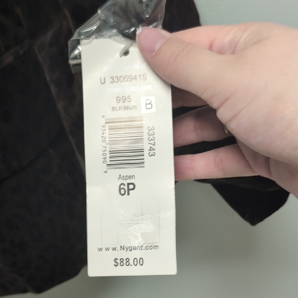 NWT Nygard Animal Print Tailored Blazer Size 6 Petite. Beautiful Floral Lining. - Picture 2 of 9